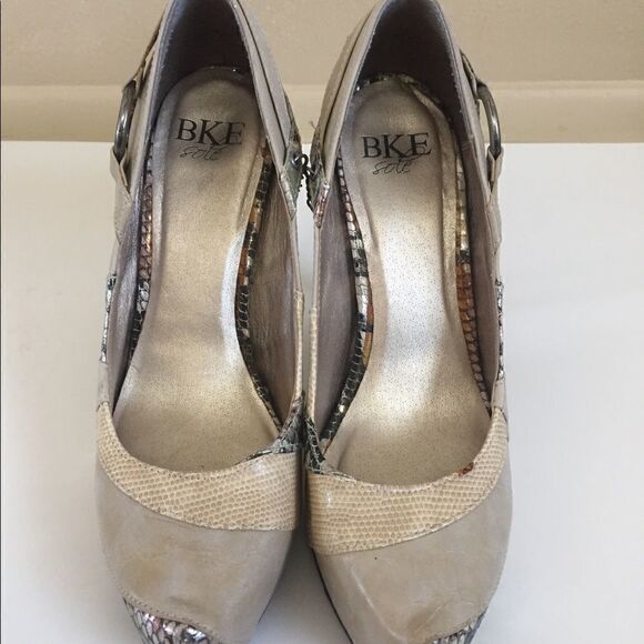 BKE Sole Heels  - Picture 4 of 8